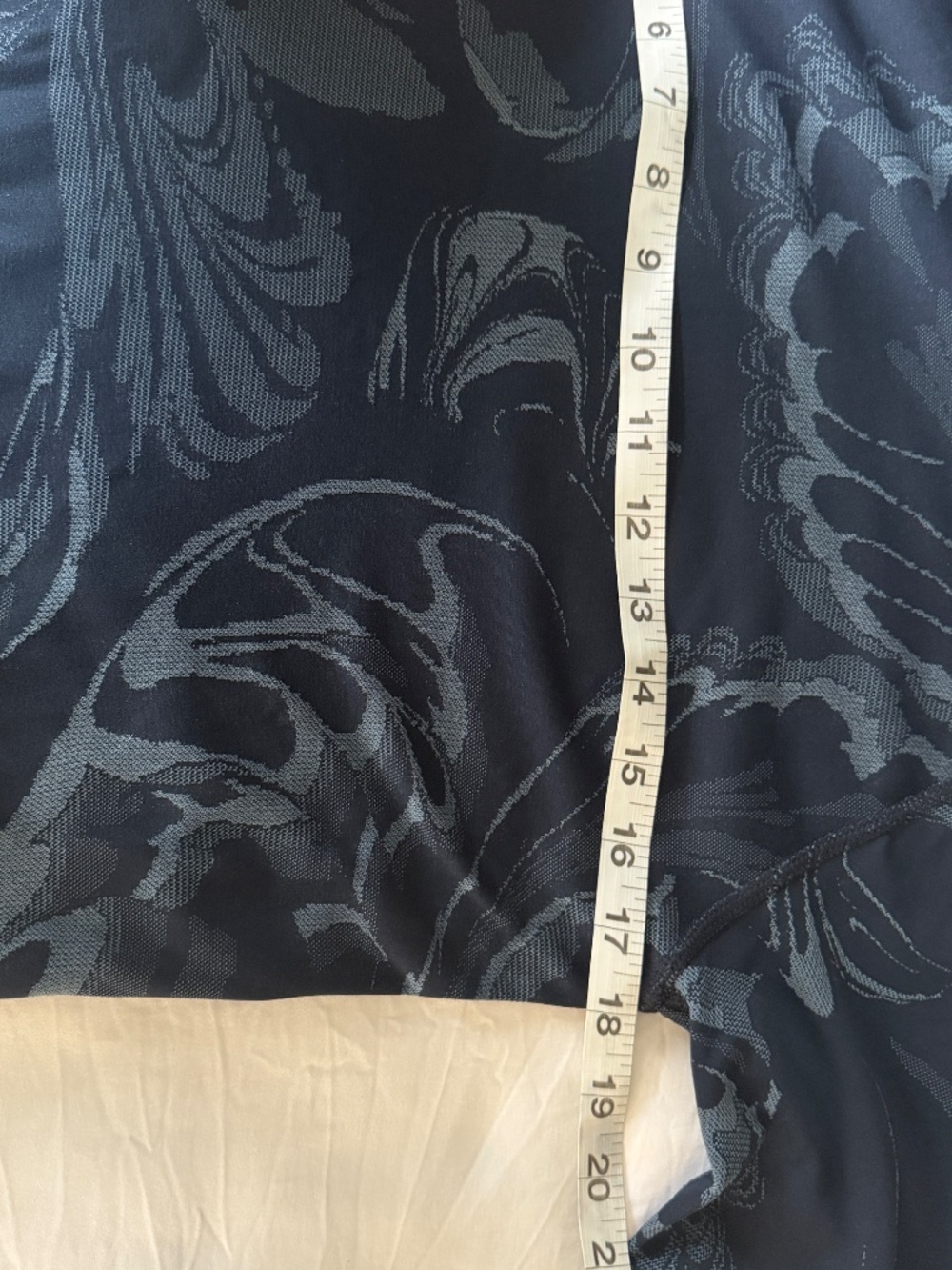 Athleta Long Sleeve Workout Top Size Large - Picture 5 of 8